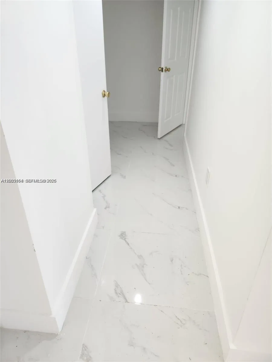 1780 NE 191st St #204-2 Miami, FL 33179