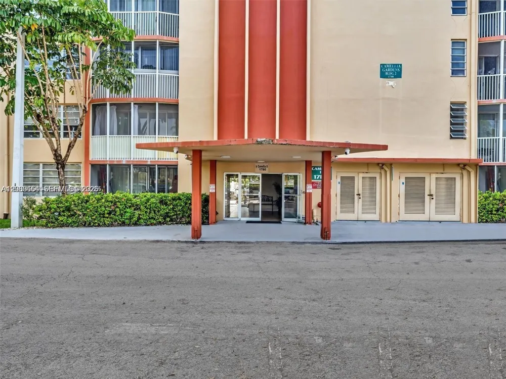 1780 NE 191st St #204-2 Miami, FL 33179