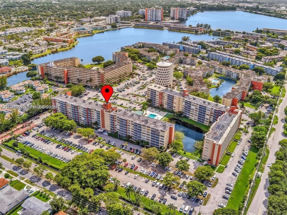 1780 NE 191st St #204-2 Miami, FL 33179