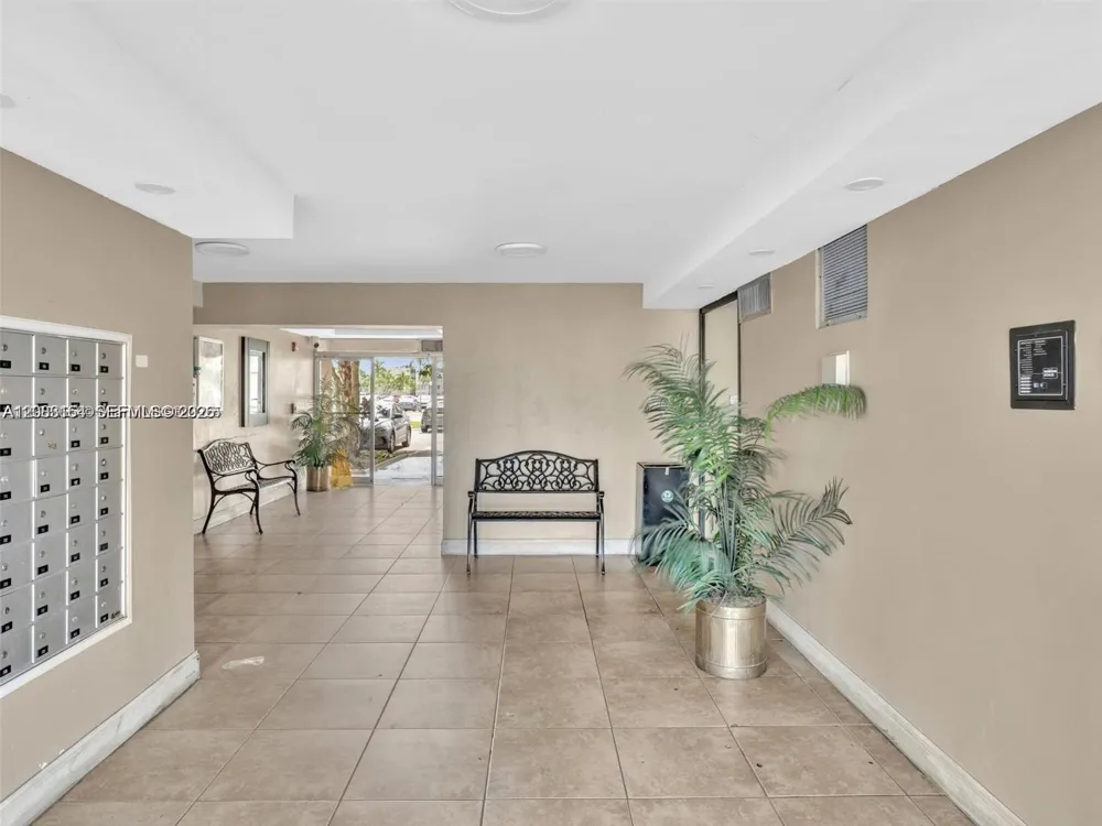 1780 NE 191st St #204-2 Miami, FL 33179