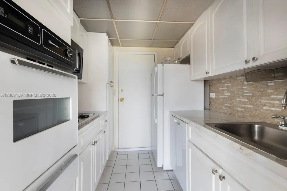 700 Biltmore Way #719 Coral Gables, FL 33134