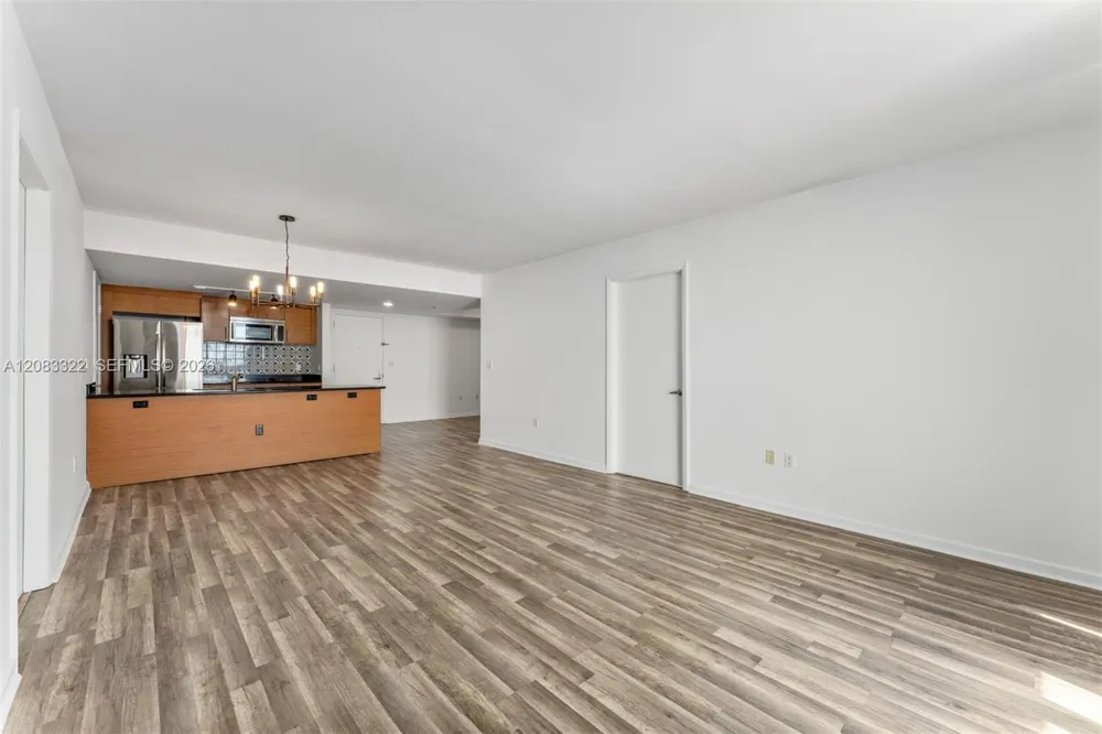 50 Biscayne Blvd #4704 Miami, FL 33132