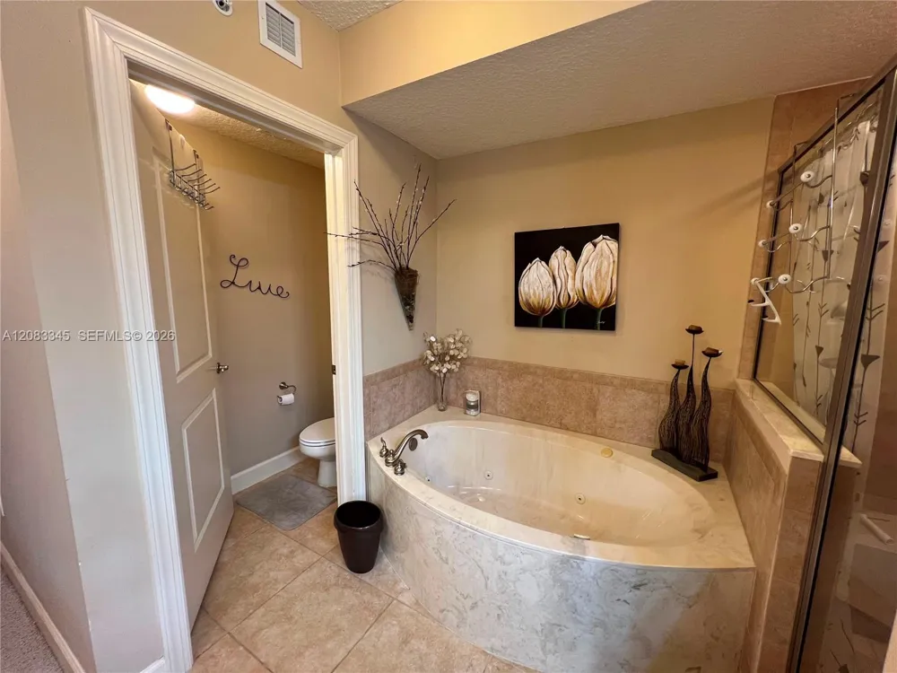 1809 1ST #402 Jacksonville, FL 32250
