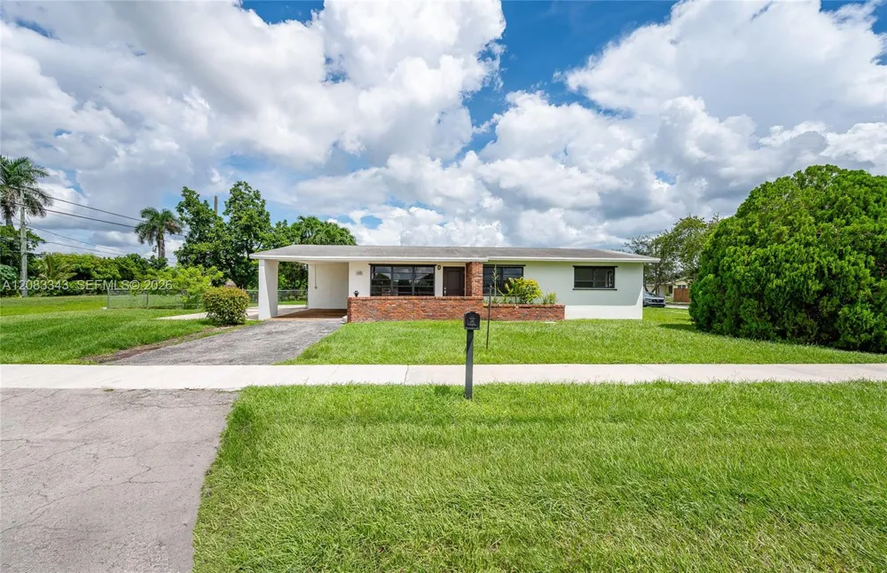 955 NW 15th St Homestead, FL 33030