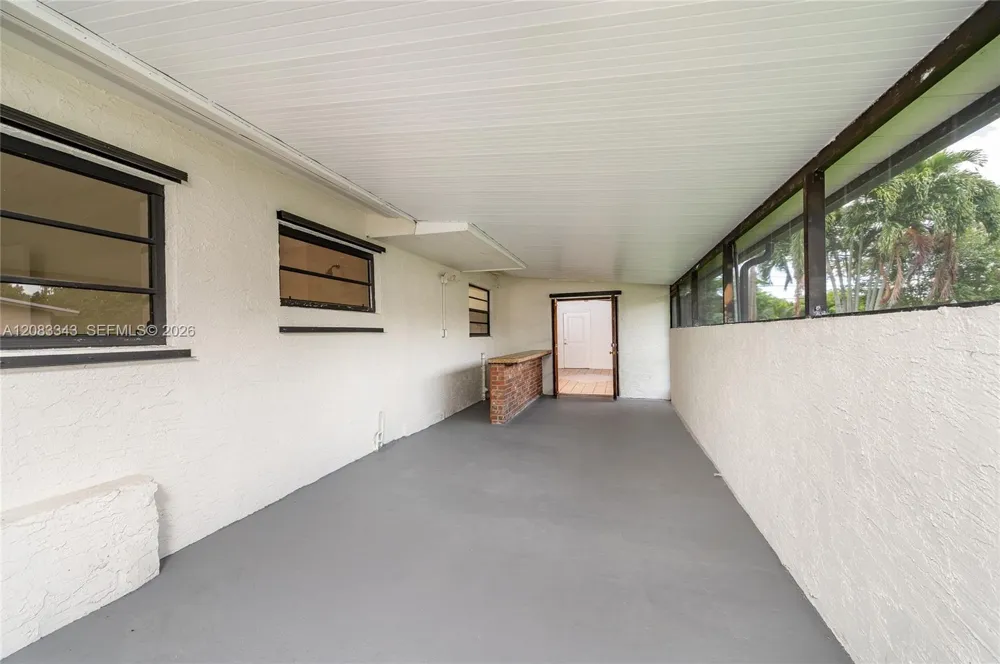 955 NW 15th St Homestead, FL 33030