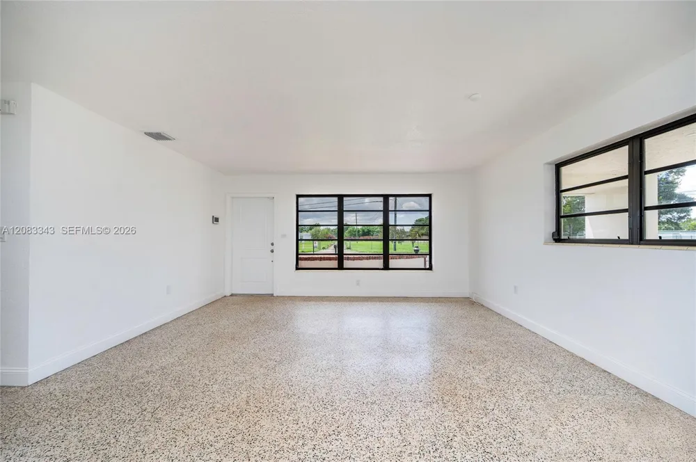 955 NW 15th St Homestead, FL 33030