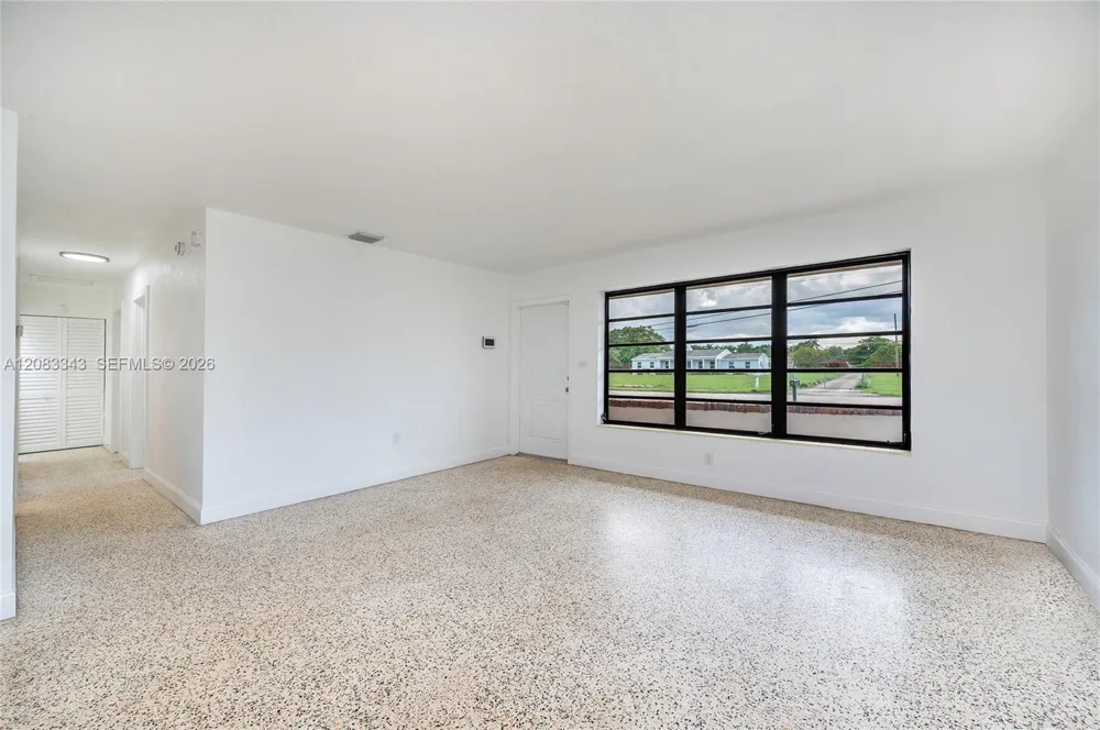 955 NW 15th St Homestead, FL 33030