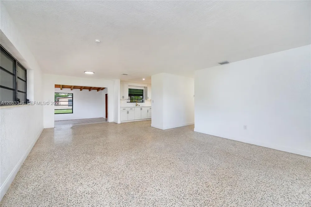 955 NW 15th St Homestead, FL 33030