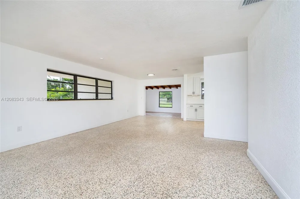 955 NW 15th St Homestead, FL 33030