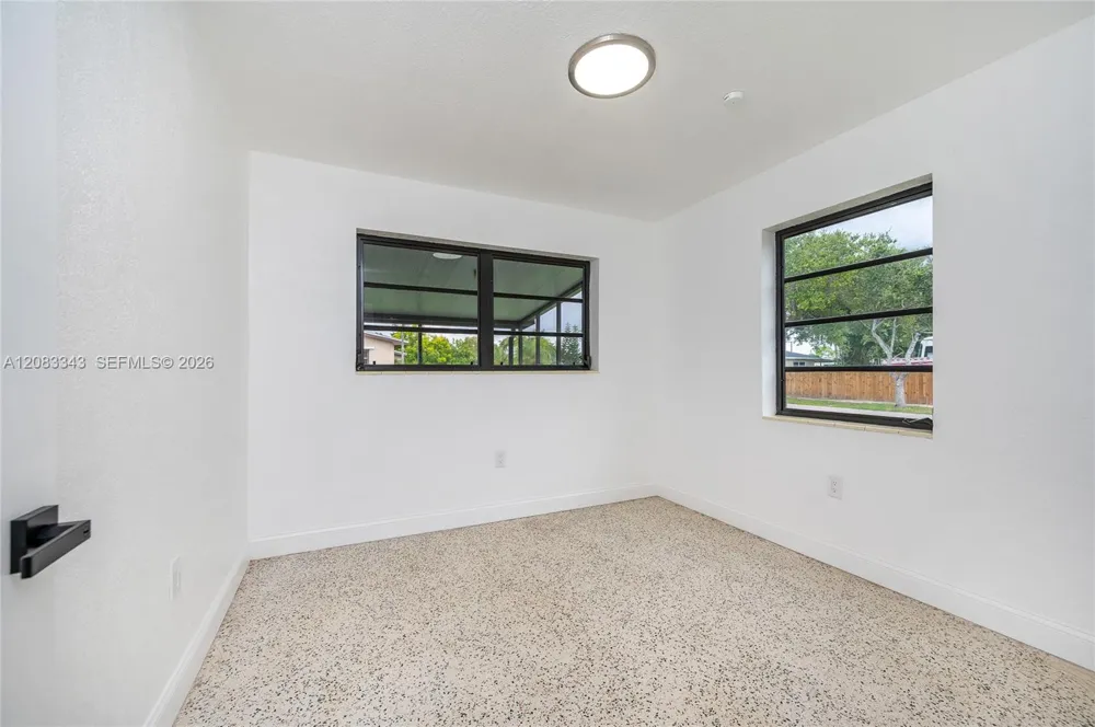 955 NW 15th St Homestead, FL 33030