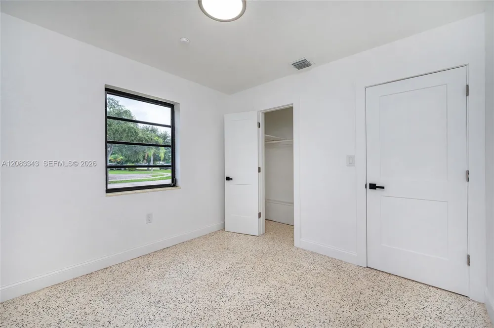 955 NW 15th St Homestead, FL 33030