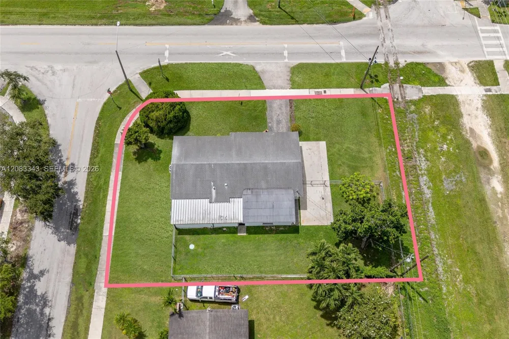 955 NW 15th St Homestead, FL 33030