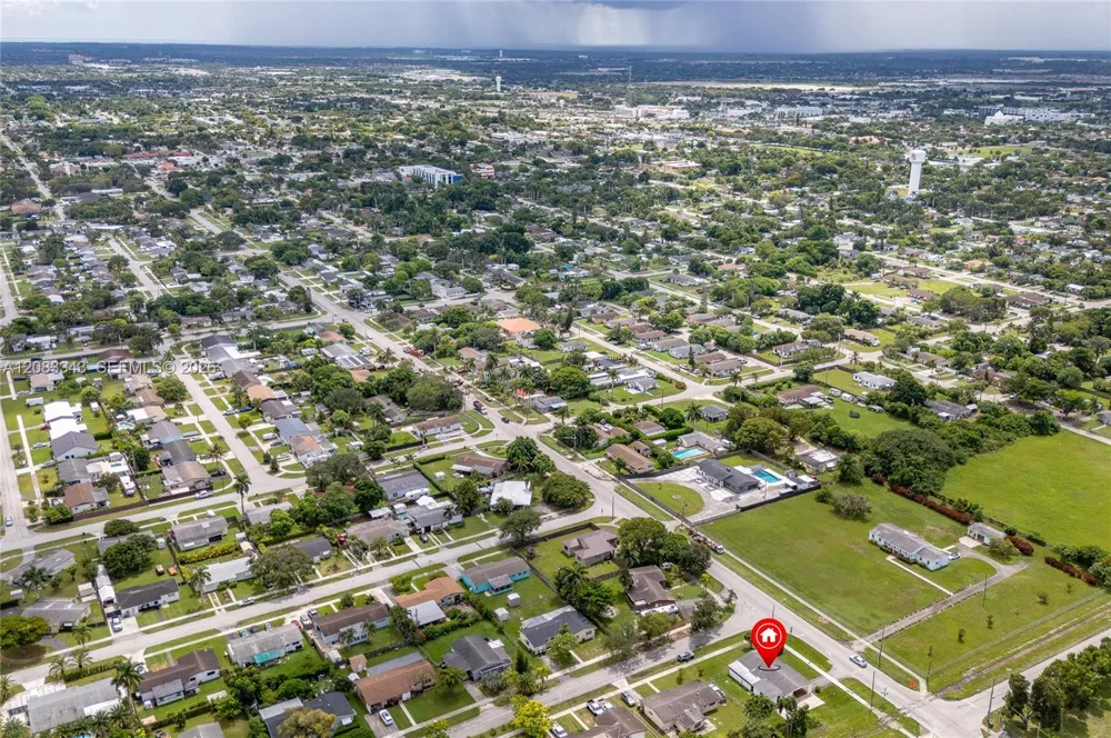955 NW 15th St Homestead, FL 33030