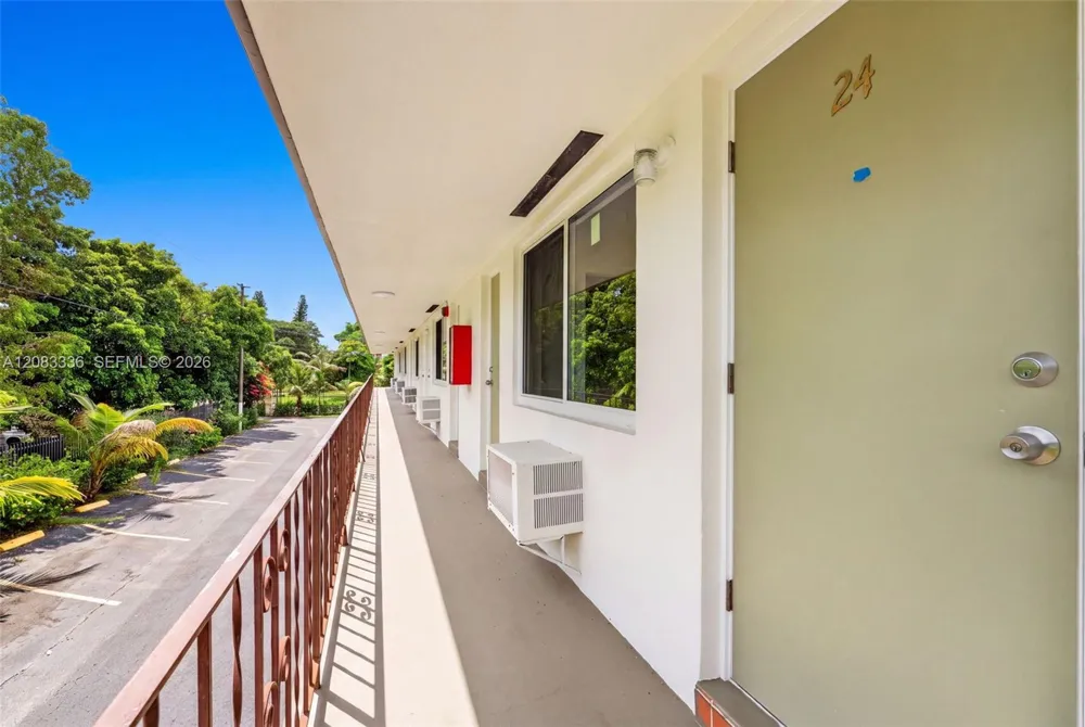 60 NW 79th St #24 Miami, FL 33150