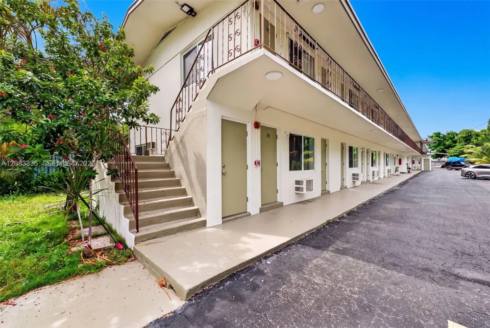 60 NW 79th St #24 Miami, FL 33150