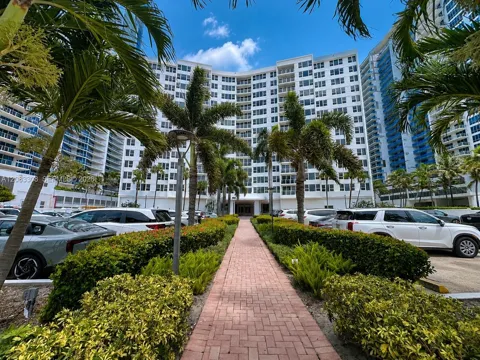 3505 S Ocean Dr #402