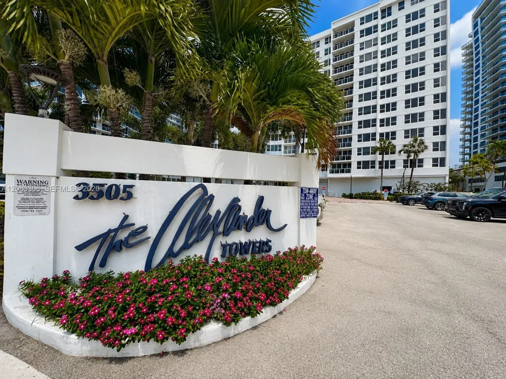 3505 S Ocean Dr #402 Hollywood, FL 33019