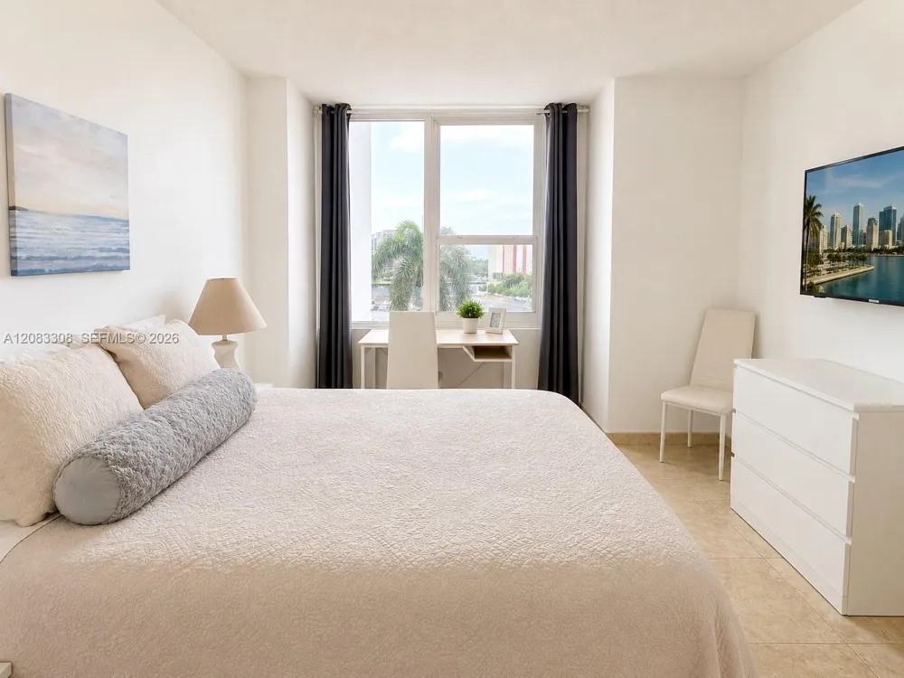 3505 S Ocean Dr #402 Hollywood, FL 33019