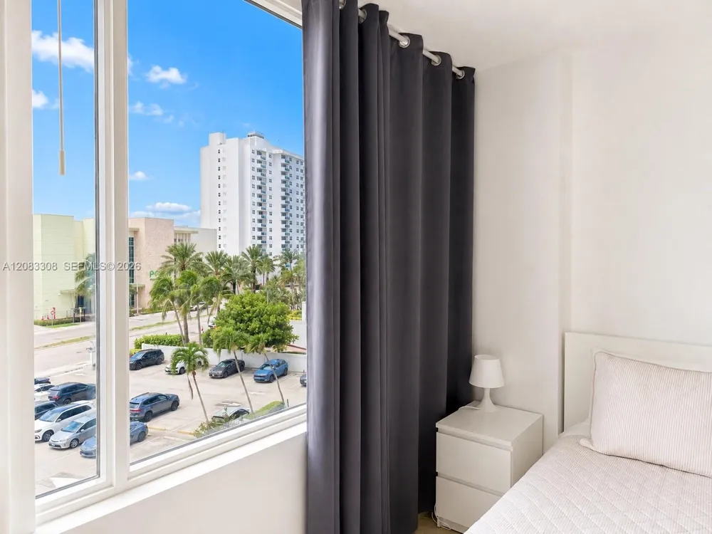3505 S Ocean Dr #402 Hollywood, FL 33019
