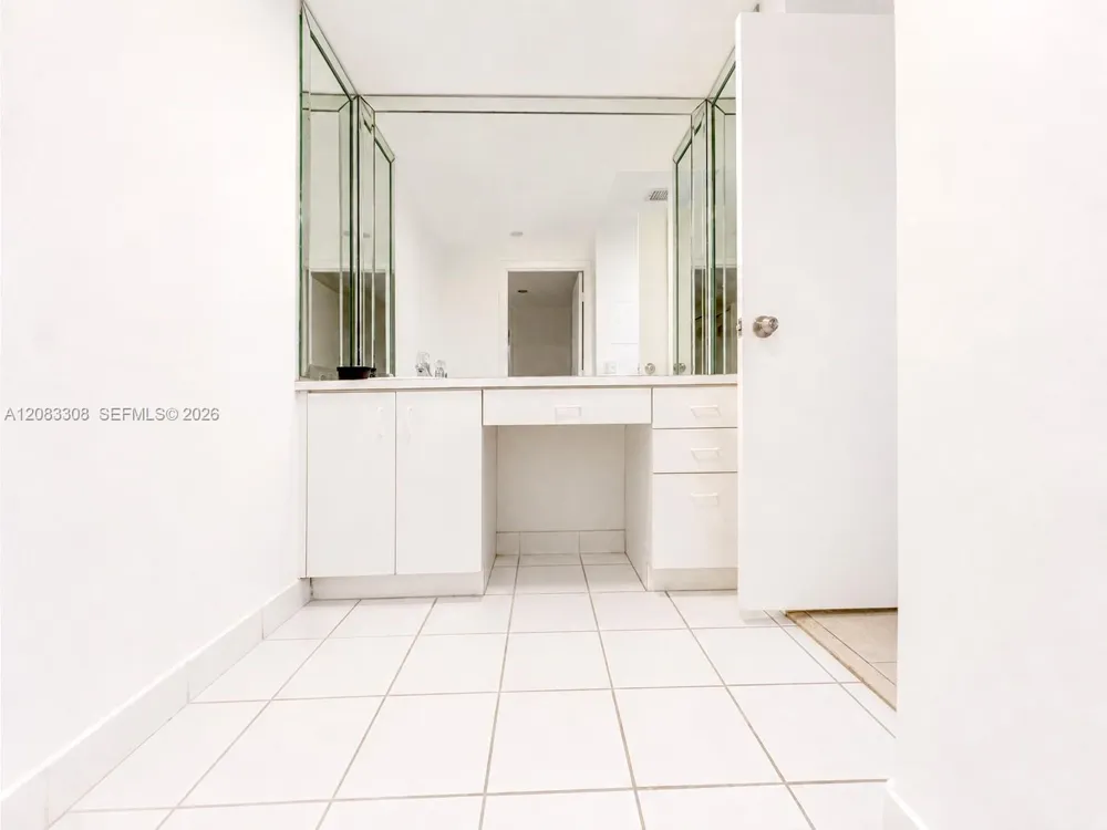 3505 S Ocean Dr #402 Hollywood, FL 33019