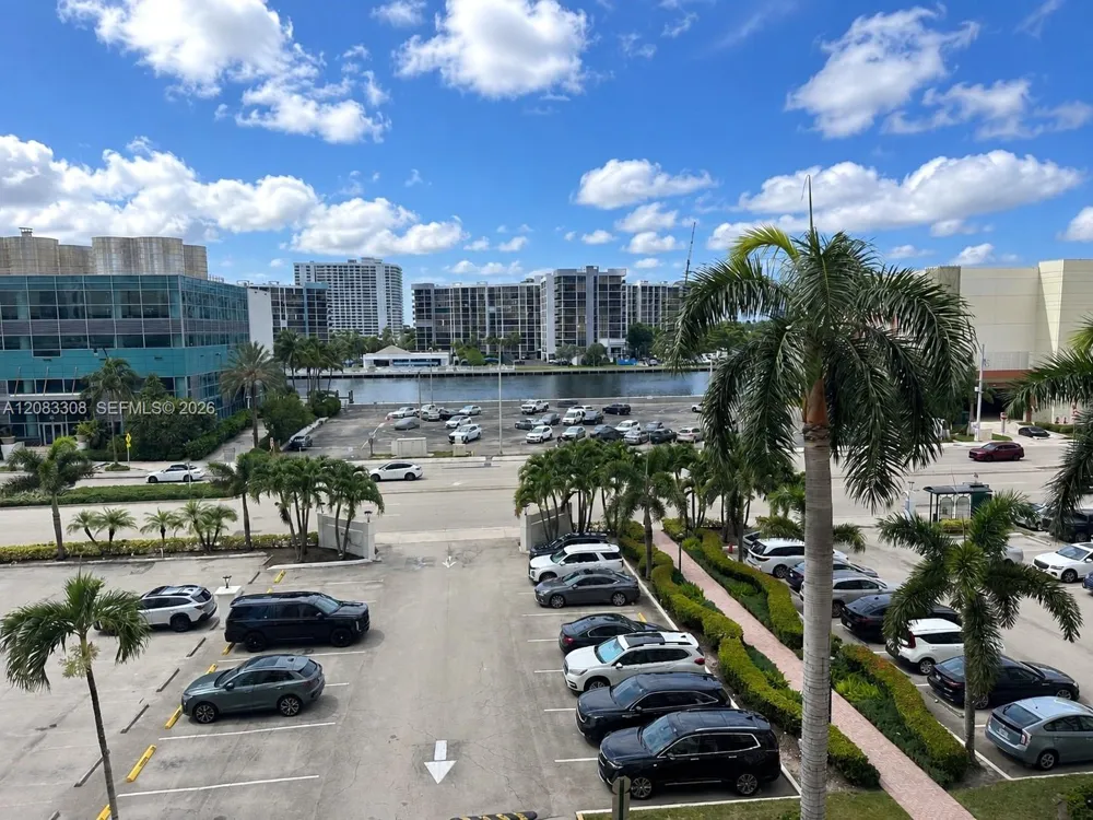 3505 S Ocean Dr #402 Hollywood, FL 33019