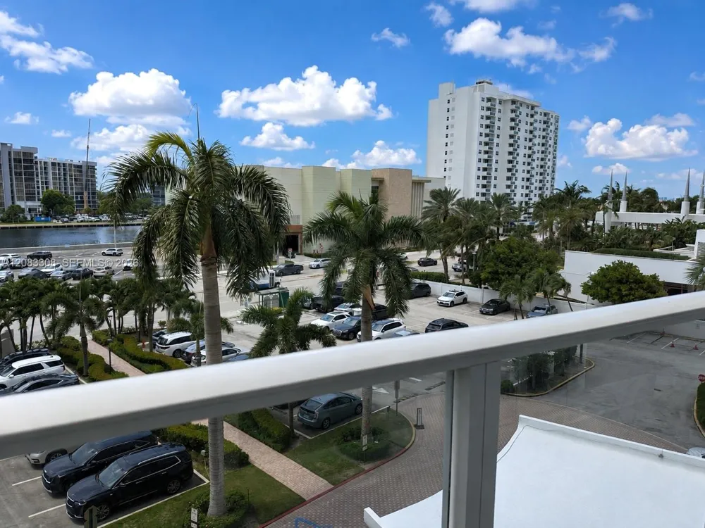 3505 S Ocean Dr #402 Hollywood, FL 33019