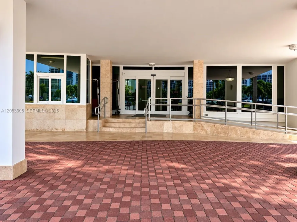 3505 S Ocean Dr #402 Hollywood, FL 33019