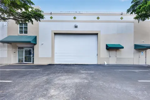 3042 NW 82nd Ave