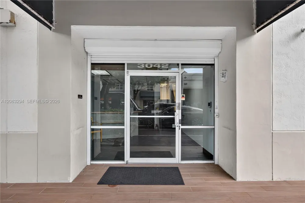 3042 NW 82nd Ave Doral, FL 33122