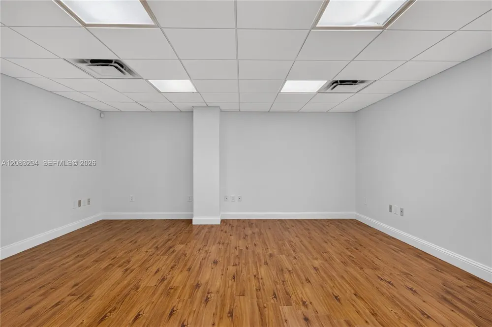 3042 NW 82nd Ave Doral, FL 33122