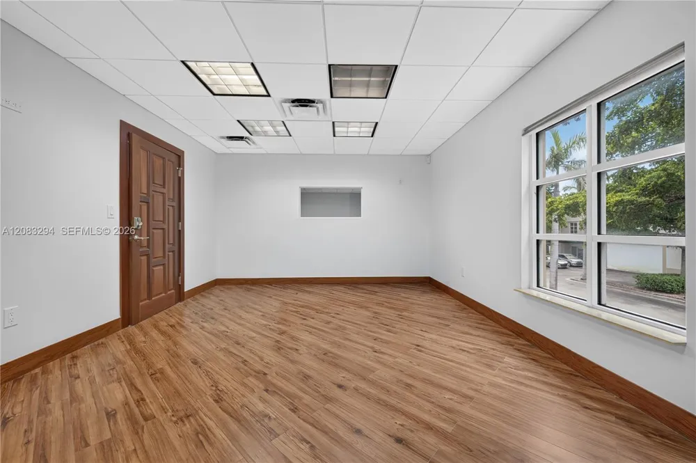 3042 NW 82nd Ave Doral, FL 33122