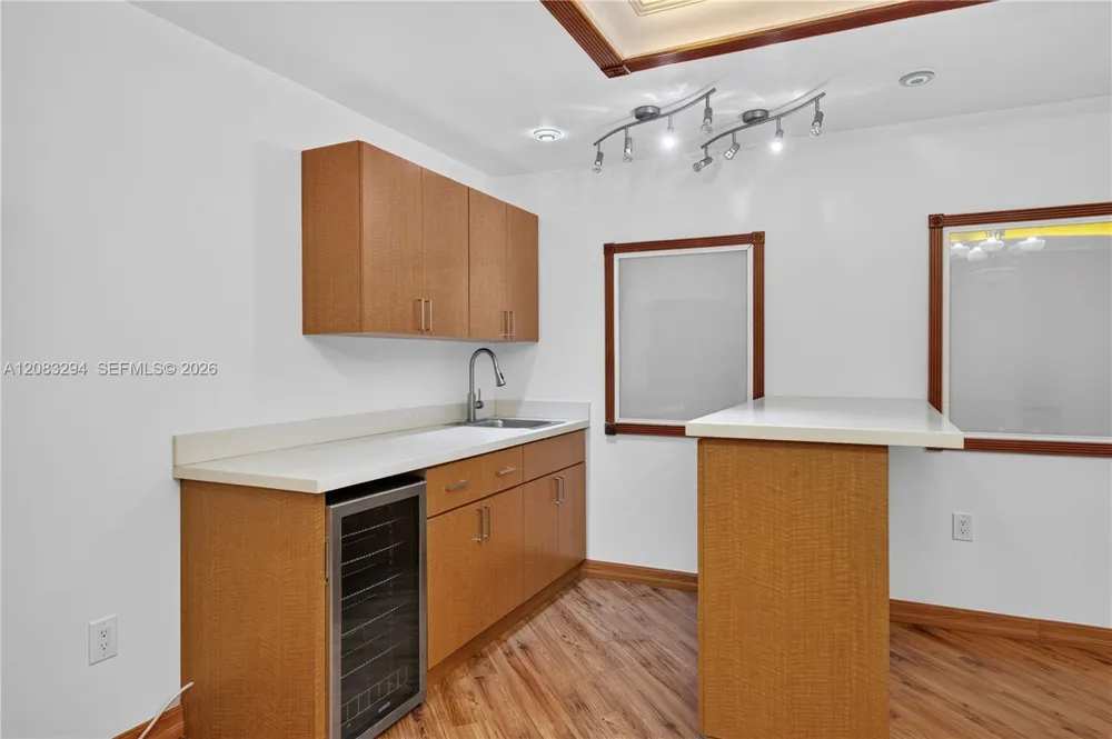 3042 NW 82nd Ave Doral, FL 33122