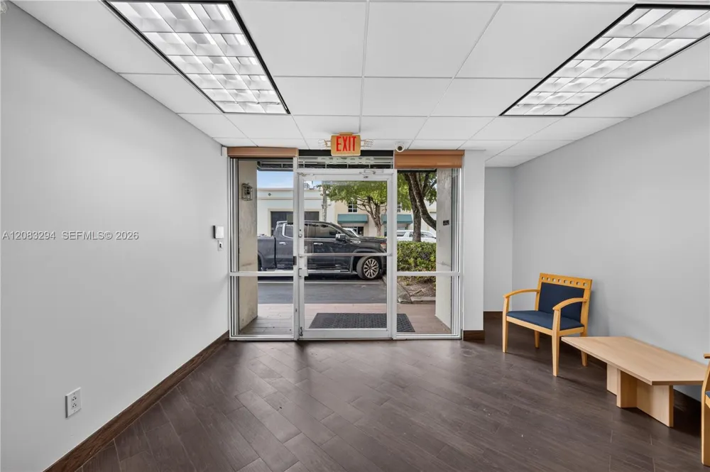 3042 NW 82nd Ave Doral, FL 33122
