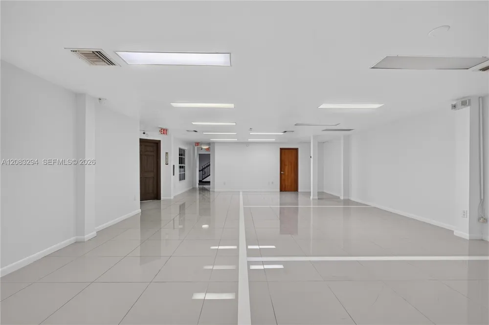 3042 NW 82nd Ave Doral, FL 33122