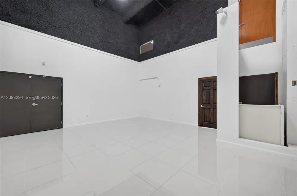 3042 NW 82nd Ave Doral, FL 33122