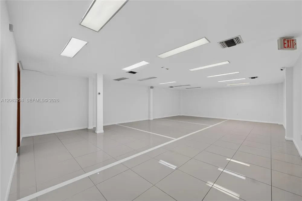 3042 NW 82nd Ave Doral, FL 33122