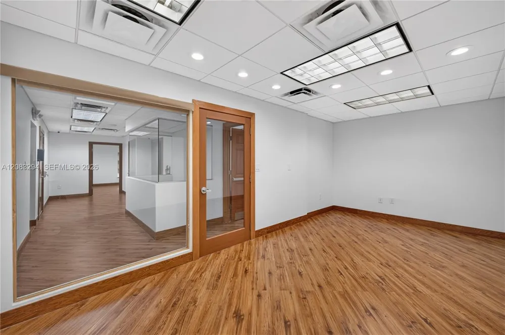 3042 NW 82nd Ave Doral, FL 33122