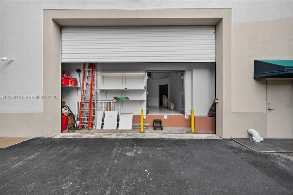 3042 NW 82nd Ave Doral, FL 33122