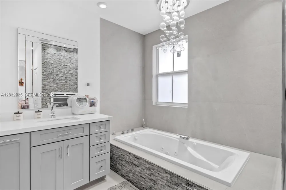 15877 SW 61st Way Miami, FL 33193