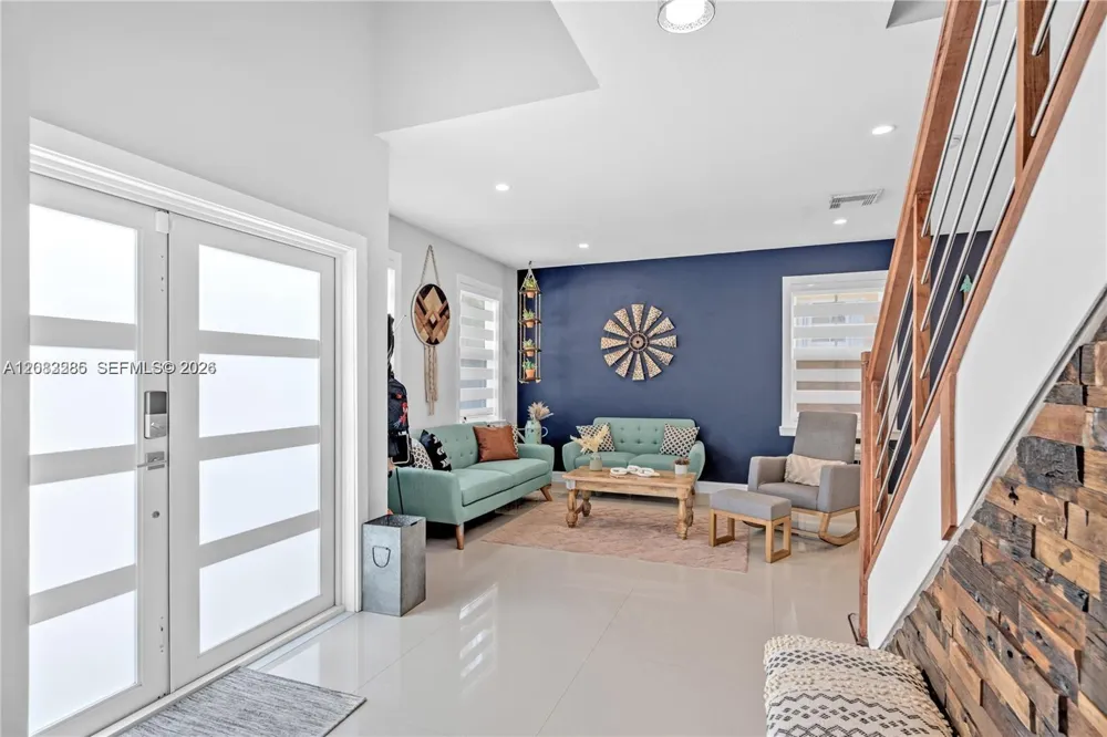 15877 SW 61st Way Miami, FL 33193