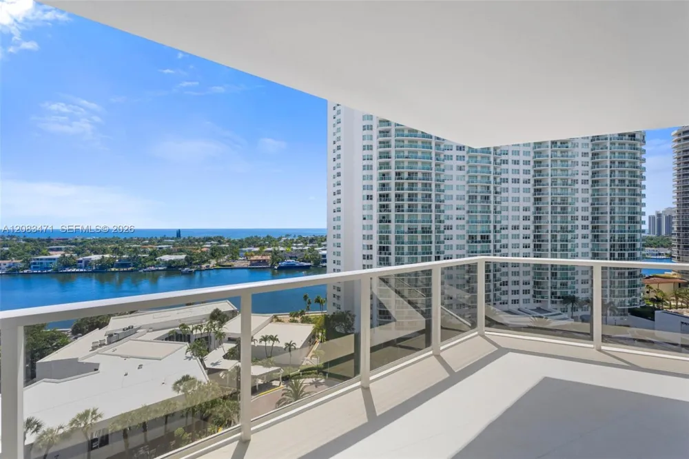 20281 E Country Club Dr #1008 Aventura, FL 33180
