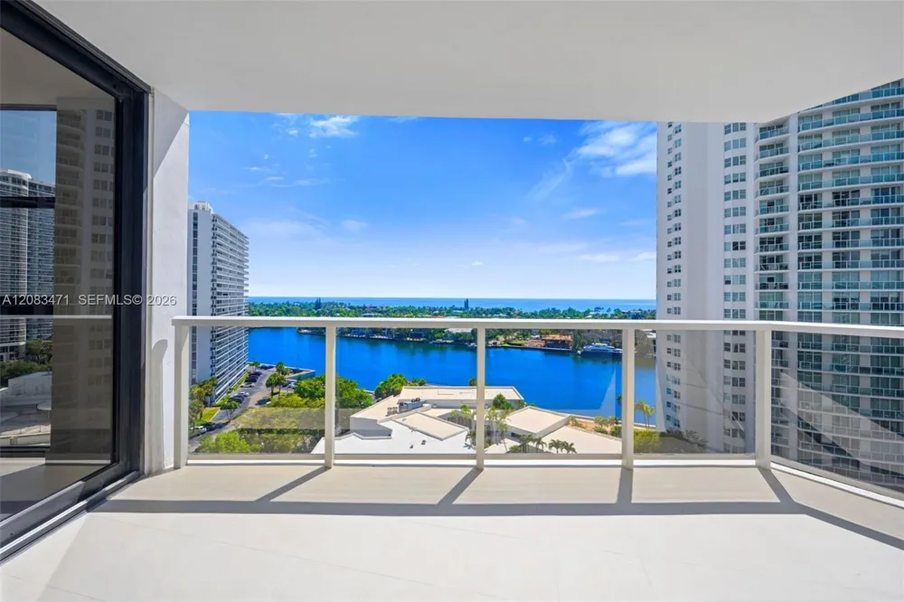20281 E Country Club Dr #1008 Aventura, FL 33180