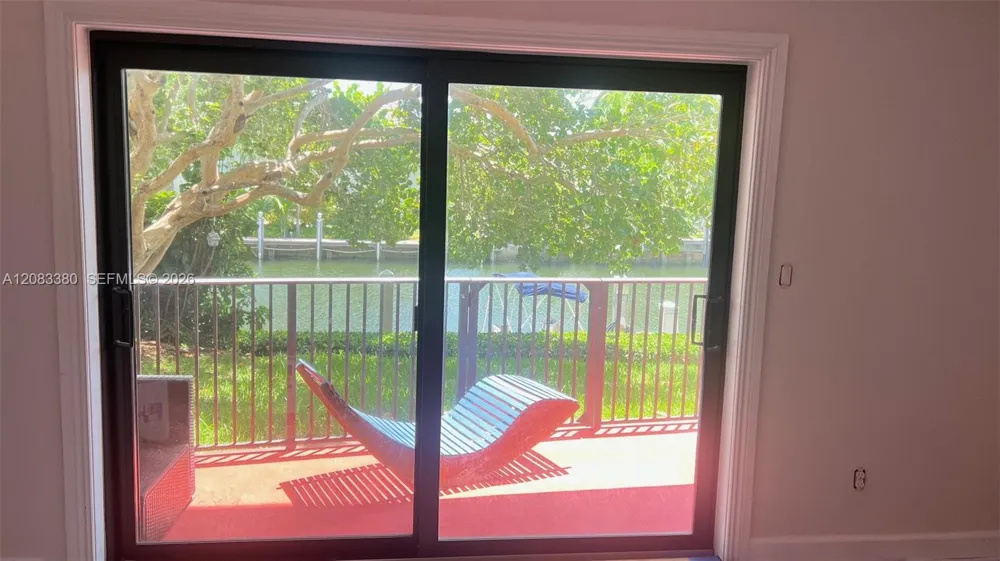6855 Edgewater Dr #1CS Coral Gables, FL 33133