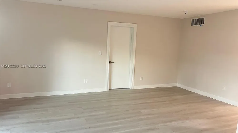 6855 Edgewater Dr #1CS Coral Gables, FL 33133