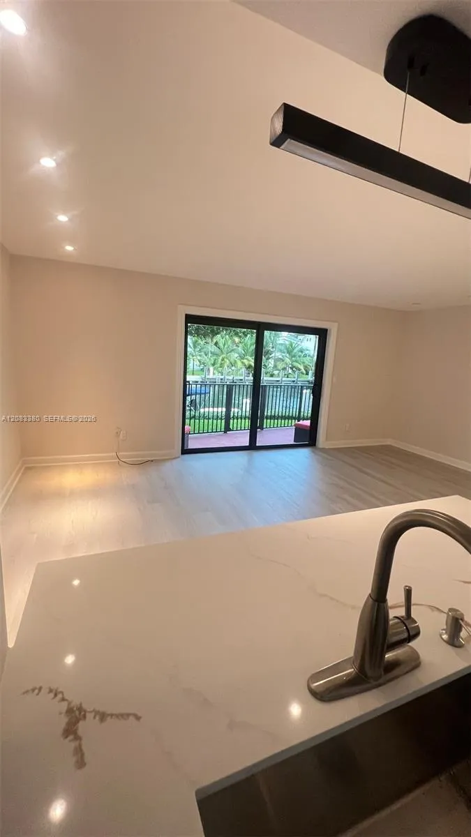 6855 Edgewater Dr #1CS Coral Gables, FL 33133