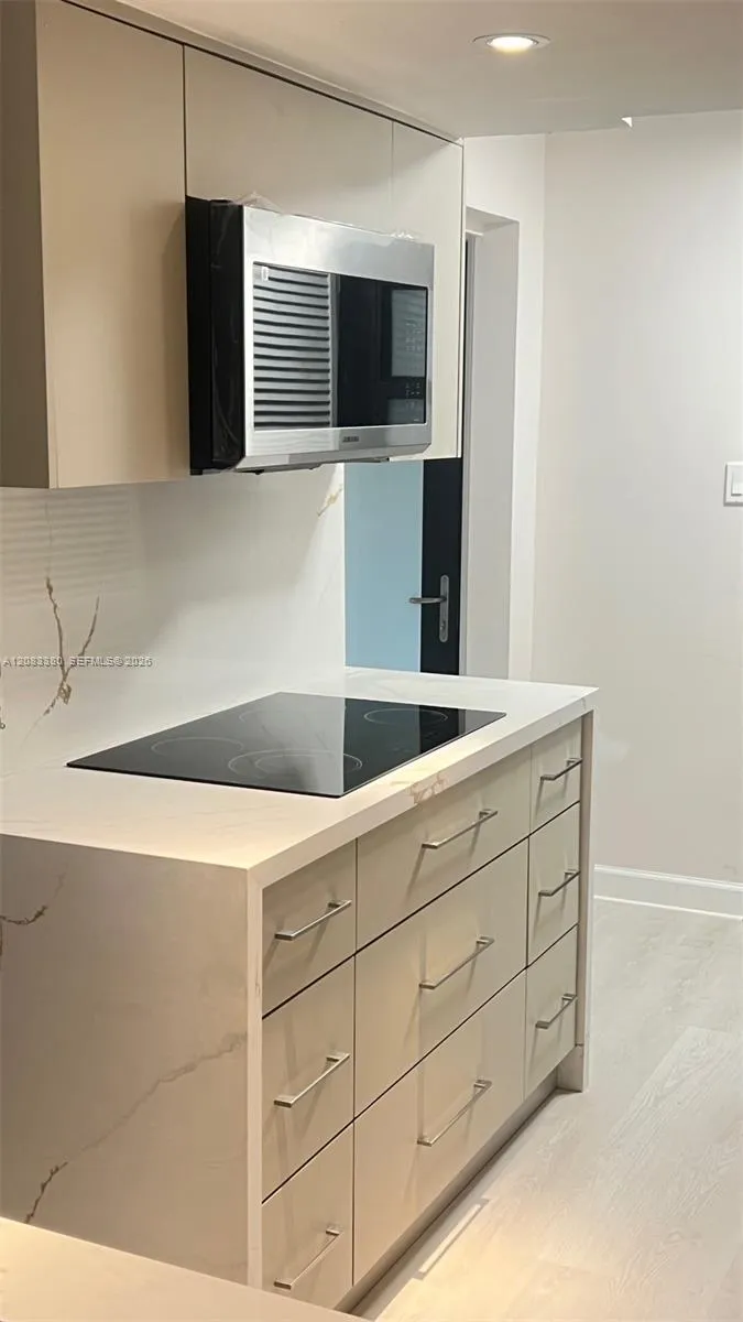 6855 Edgewater Dr #1CS Coral Gables, FL 33133