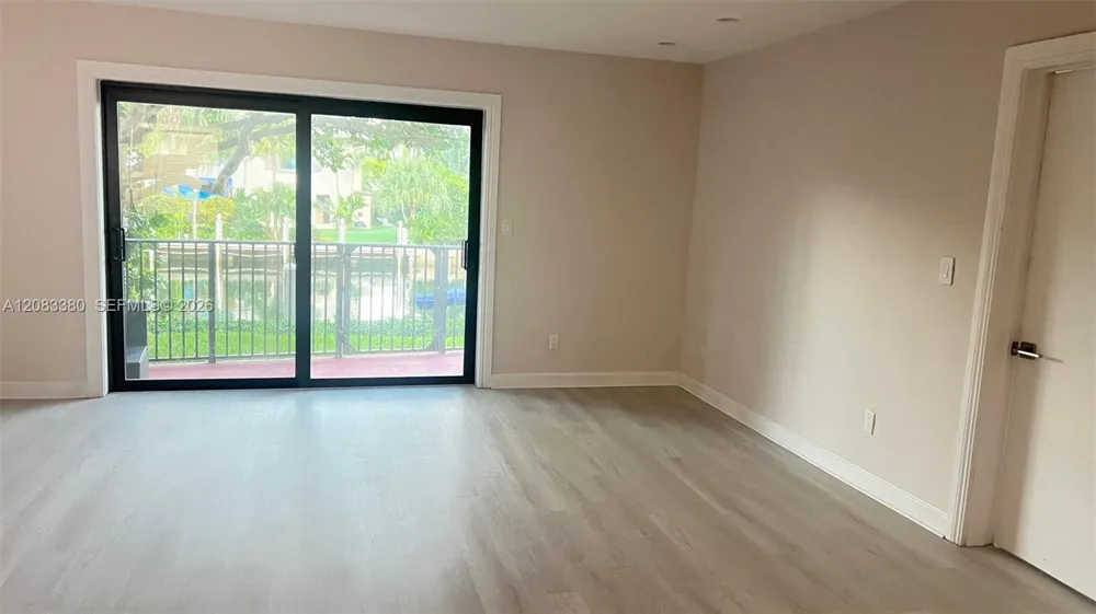 6855 Edgewater Dr #1CS Coral Gables, FL 33133
