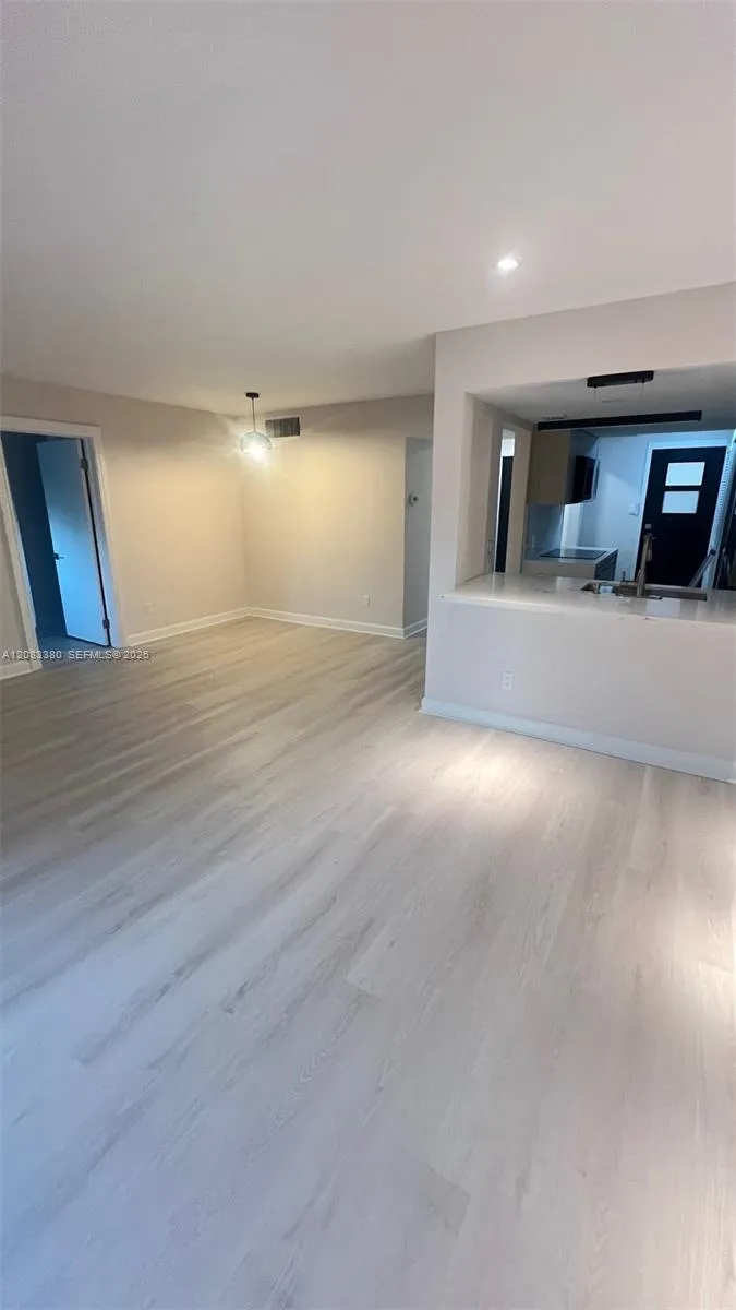 6855 Edgewater Dr #1CS Coral Gables, FL 33133