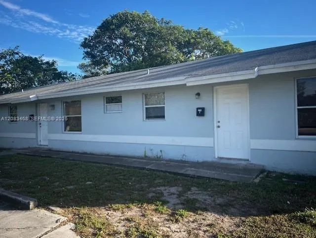 2746 Johnson St #W Hollywood, FL 33020