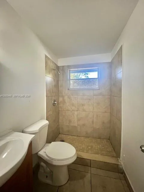 2746 Johnson St #W Hollywood, FL 33020